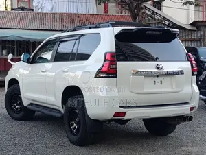 Toyota Land Cruiser Prado 2019 White