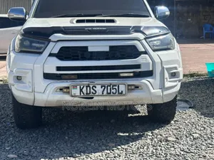 Toyota Hilux 2016 White