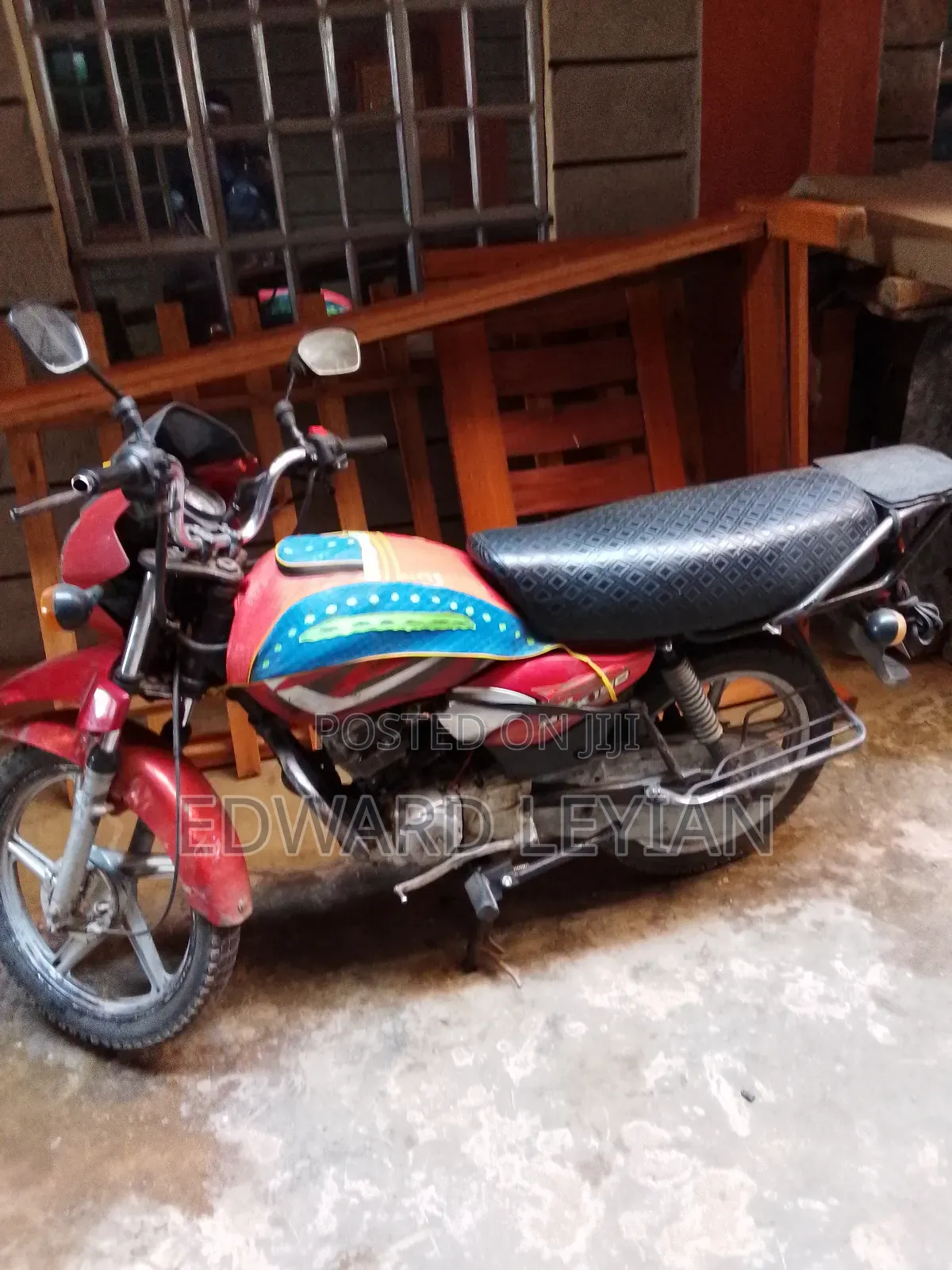 TVS HLX 125 2016 Red