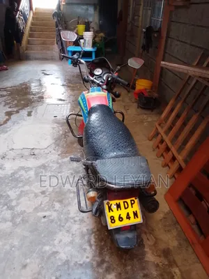 TVS HLX 125 2016 Red