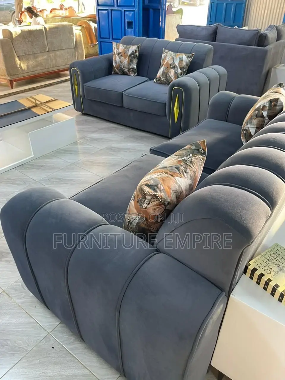 Eye -Catching 5 Seater Modern Sofa 2,3