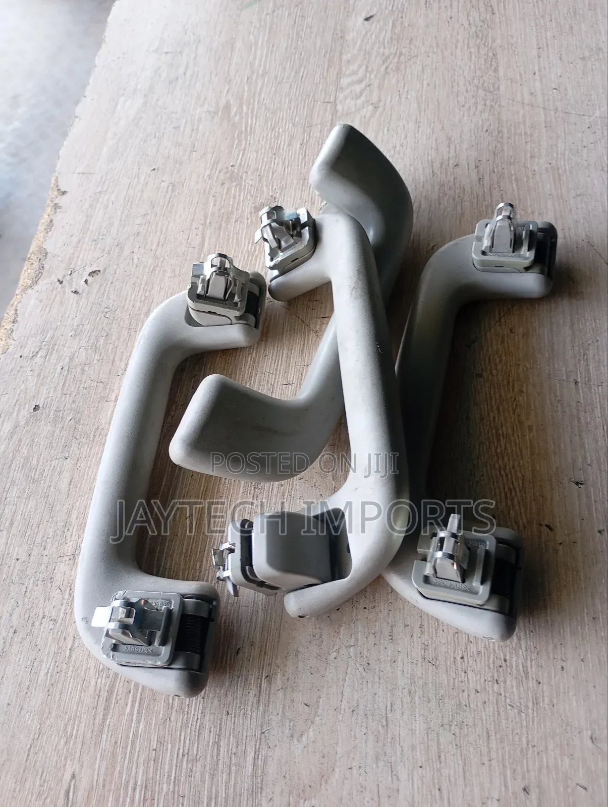Premio 240 Roof Handles
