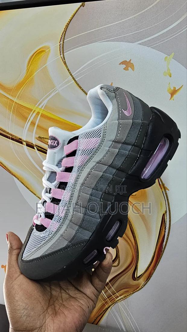 Nike Airmax 95 'Pink Foam'
Quality  - thumbnail 2