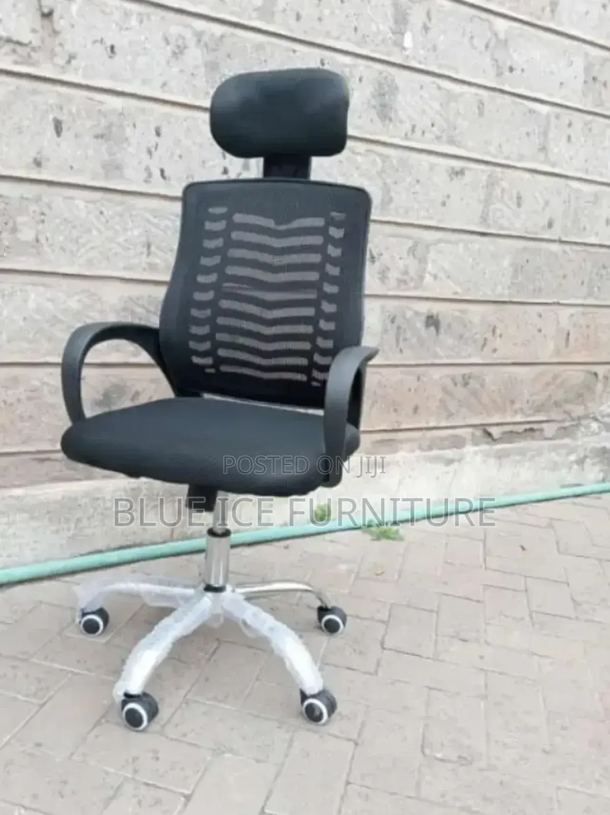 Adjustable Headrest Chair