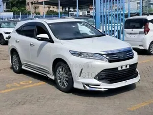 Toyota Harrier 2.0 2019 White