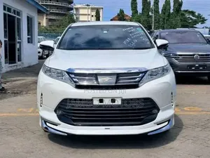 Toyota Harrier 2.0 2019 White