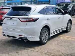 Toyota Harrier 2.0 2019 White