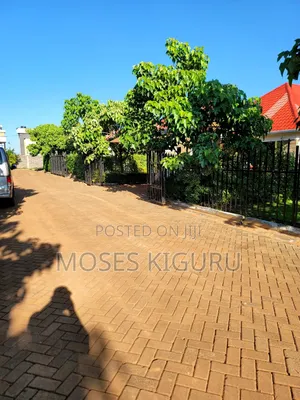 3bdrm Bungalow in Kenyatta Road / Theta  for rent