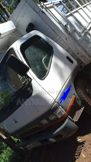 Mitsubishi Canter 4d32 Lorry