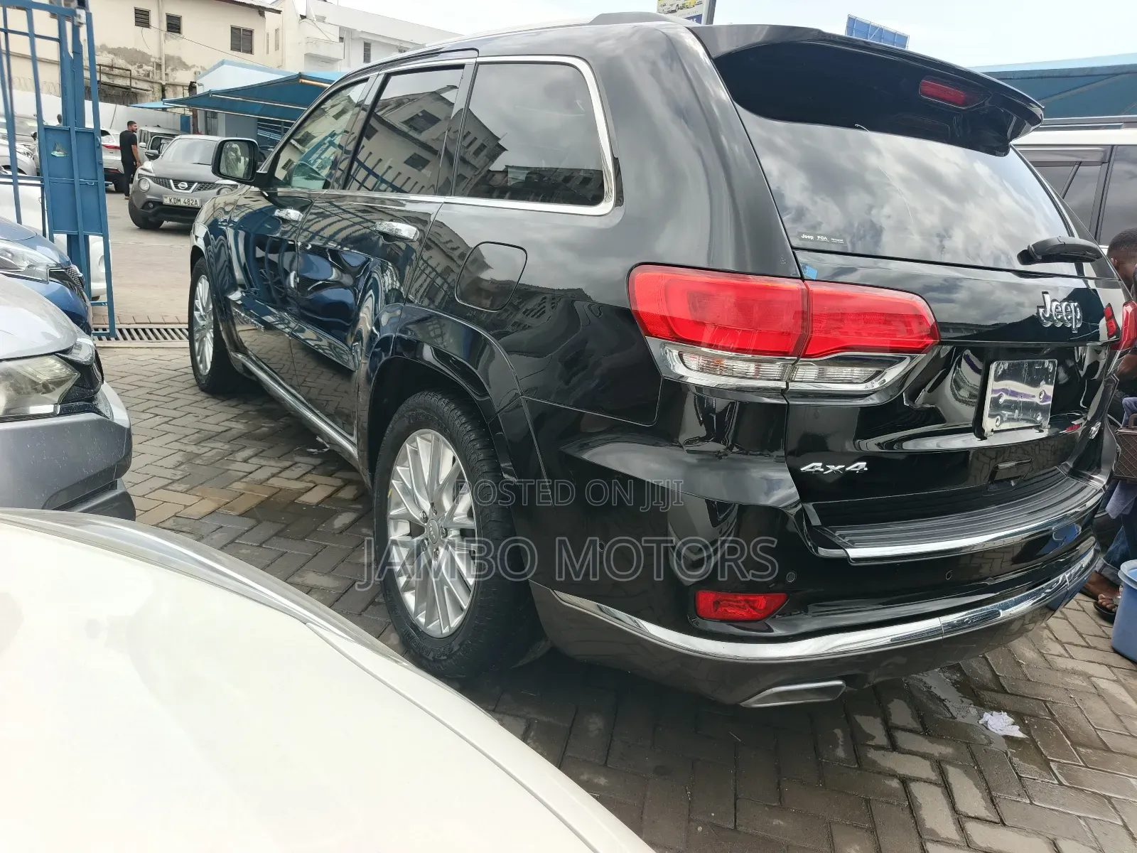 Jeep Grand Cherokee Summit 4dr 4x4 2019 Black
