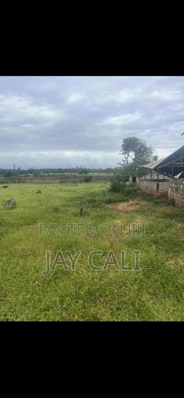 Plot For Sale - main view