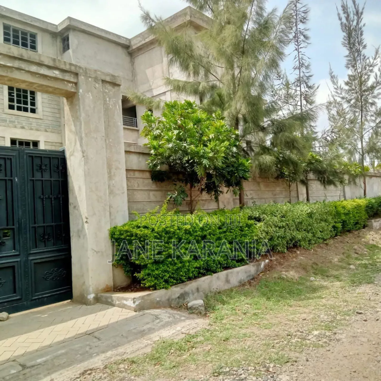 10bdrm Block of Flats in Utawala for sale