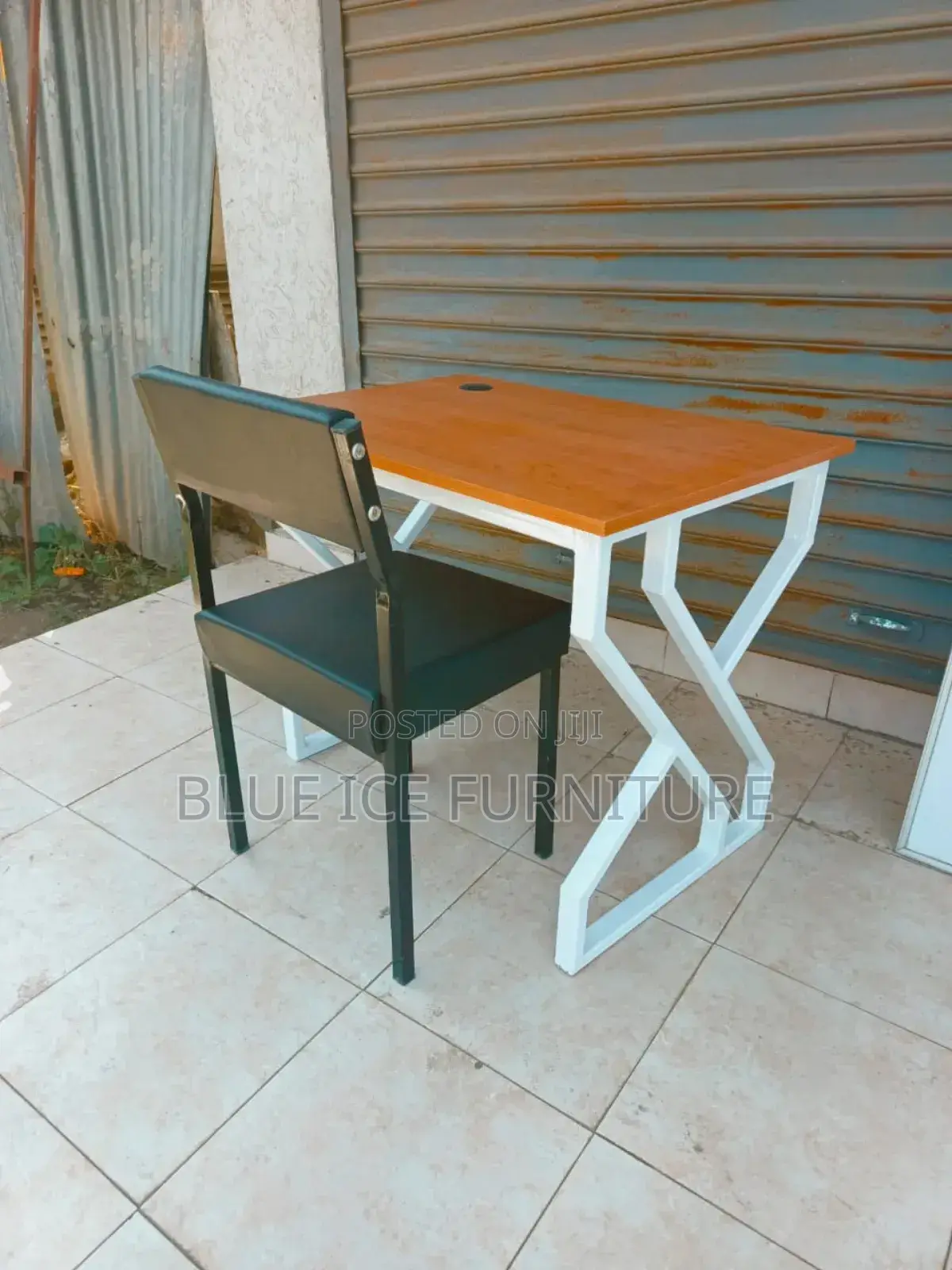 Office Table /Caterina Chair
