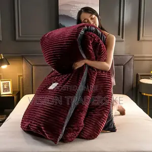 5*6 Single Velvet Woollen Duvets
Maroon