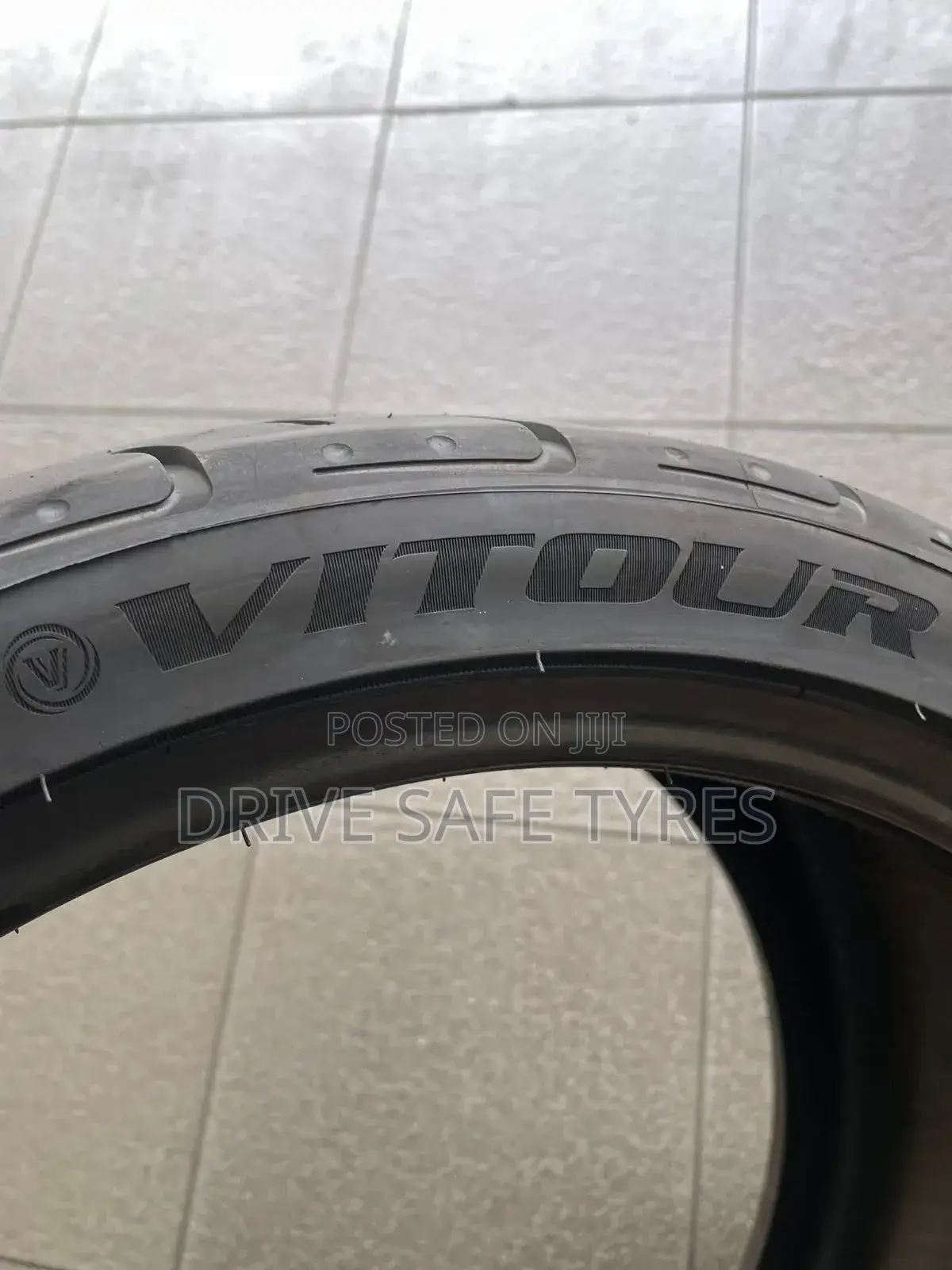255/35 R19 Brand New Vitour Tyre