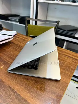 Laptop Apple MacBook Pro 2019 64GB Intel Core I9 SSD 1T