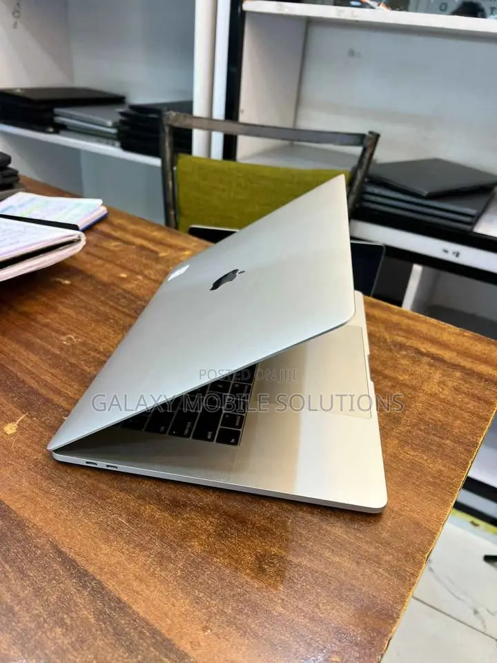 Laptop Apple MacBook Pro 2019 64GB Intel Core I9 SSD 1T
