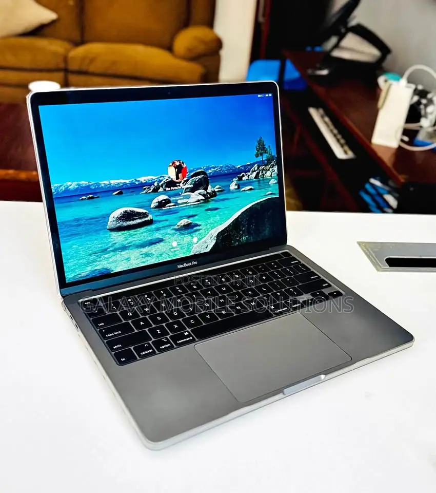 Laptop Apple MacBook Pro 2020 16GB Intel Core I7 SSD 1T