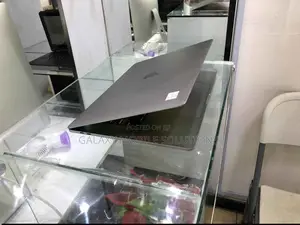 Laptop Apple MacBook Pro 2020 16GB Intel Core i7 SSD 512GB