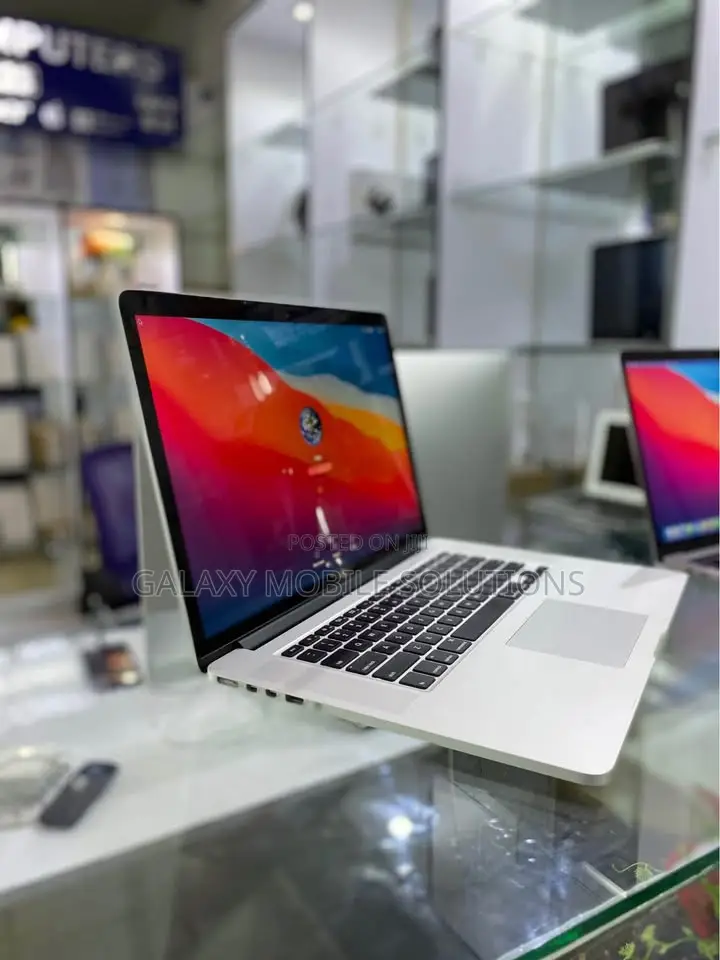 Laptop Apple MacBook Pro 2020 32GB Intel Core i7 SSD 512GB