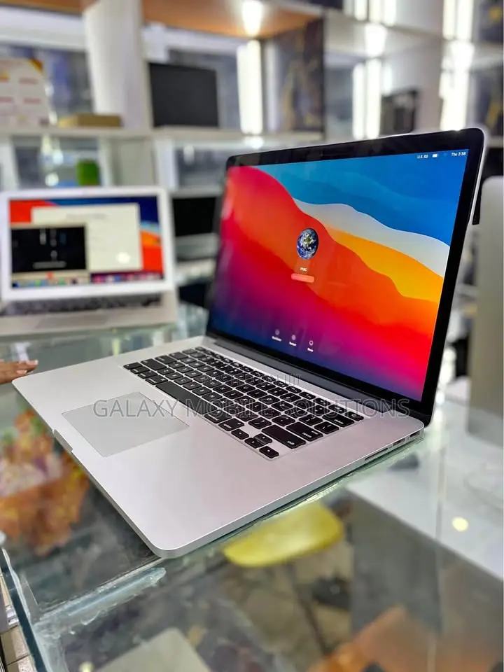 Laptop Apple MacBook Pro 2020 32GB Intel Core i7 SSD 512GB