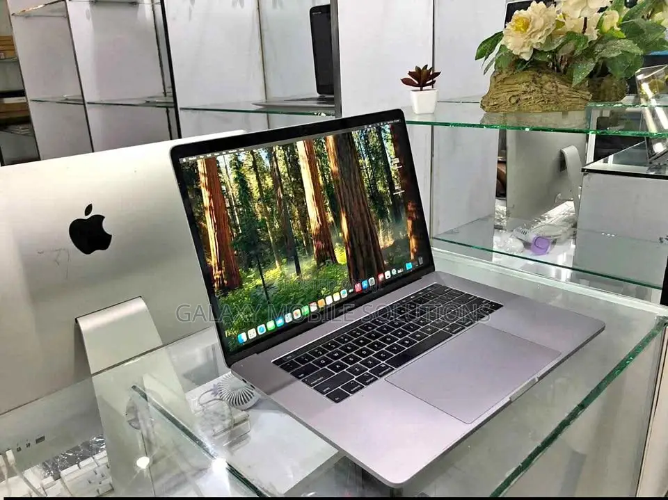 Laptop Apple MacBook Pro 2020 32GB Intel Core i7 SSD 512GB