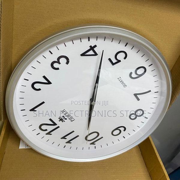 Stylish Round Wall Clock – White Finish - main view