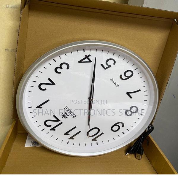 Reliable Wall Clock for Workspaces - main view