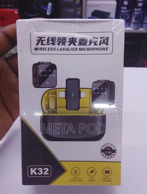  Wireless Lavalier Microphone