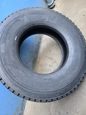 295/80 R22.5 Bridgestone Tyres (Allposition) Japan.