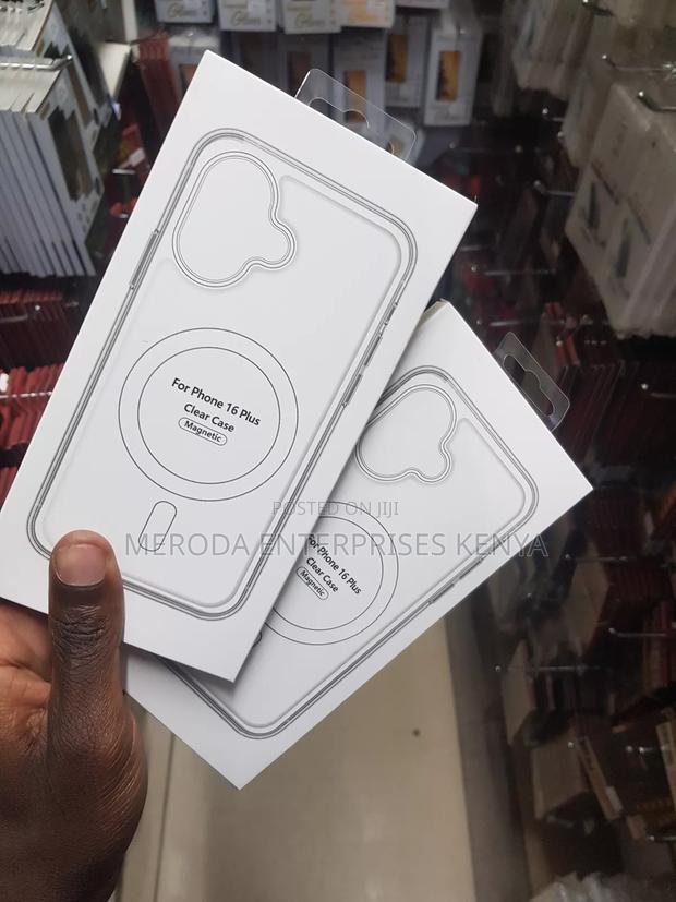iPhone 16 Plus Clear Magsafe Cases - thumbnail 3