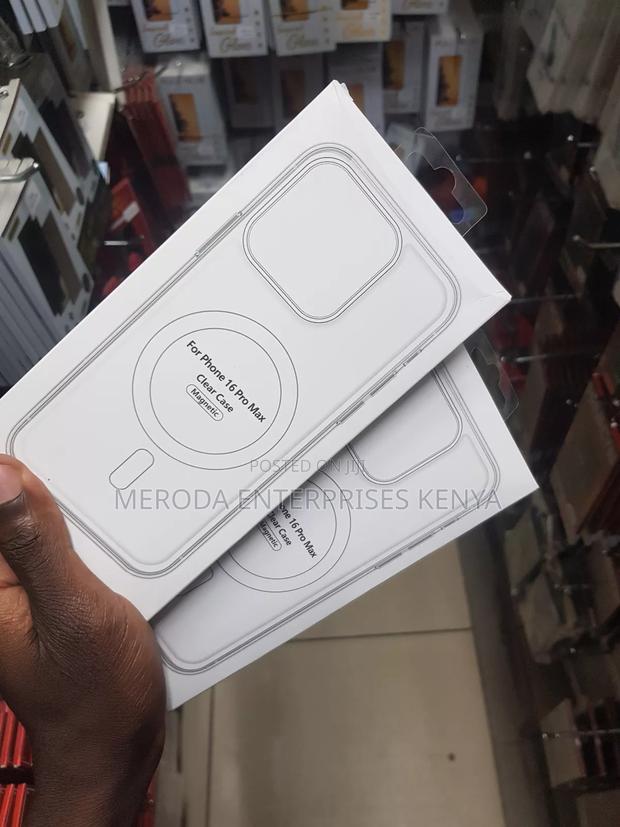 iPhone 16 Pro Max Clear Magsafe Cases - thumbnail 3