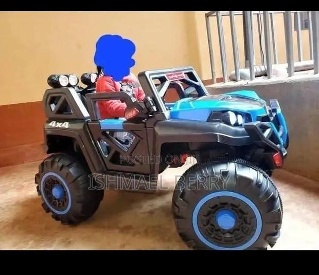 Slightly Used Design Kids Ride on Car With 2.4g Remote Control Blue