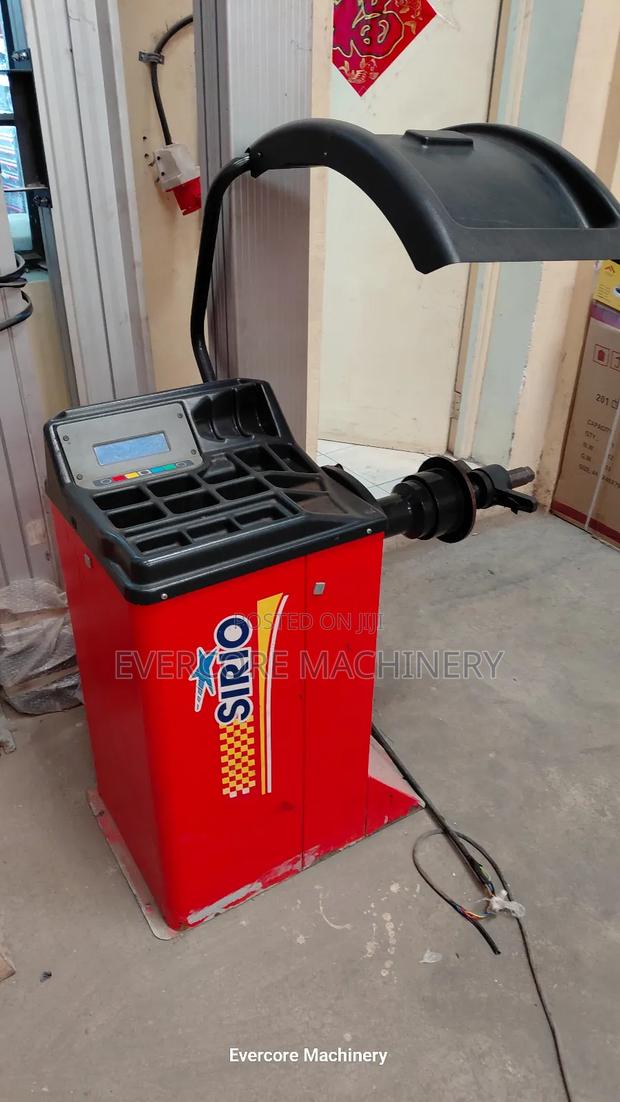 Slightly Used Wheel Balancer Machine Good Working Condition. - thumbnail 2