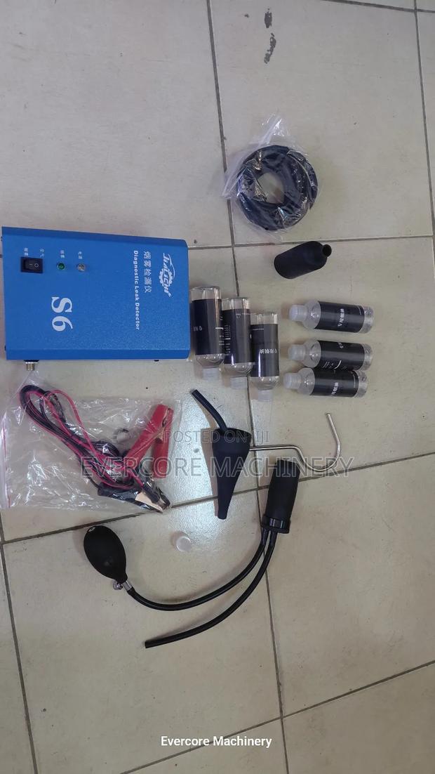 Heavy Duty Diagnostic Smoke/Leak Detector Machine.