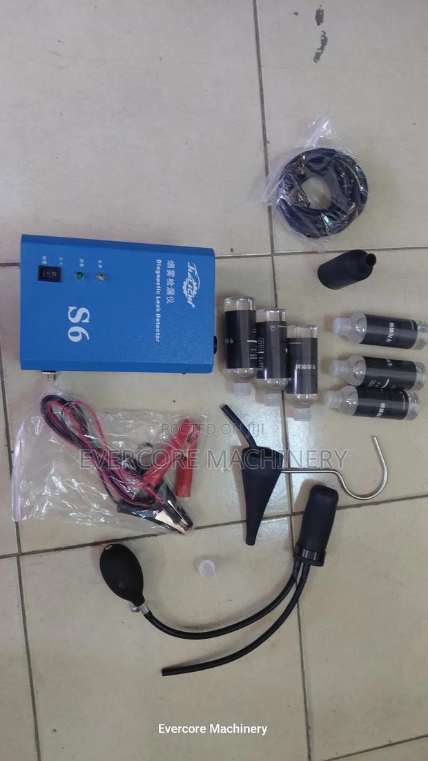 Heavy Duty Diagnostic Smoke/Leak Detector Machine. - thumbnail 2