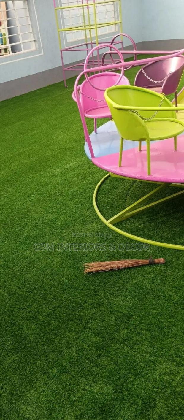 Artificial Green Grass Carpets for Badminton Games - main view