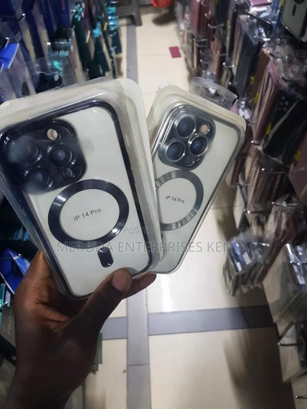 iPhone 14 Pro Coloured Clear Magsafe Cases - thumbnail 3