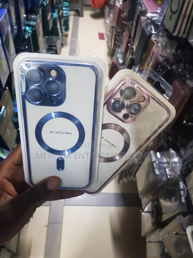 iPhone 14 Pro Max Coloured Magsafe Clear Cases - thumbnail 3