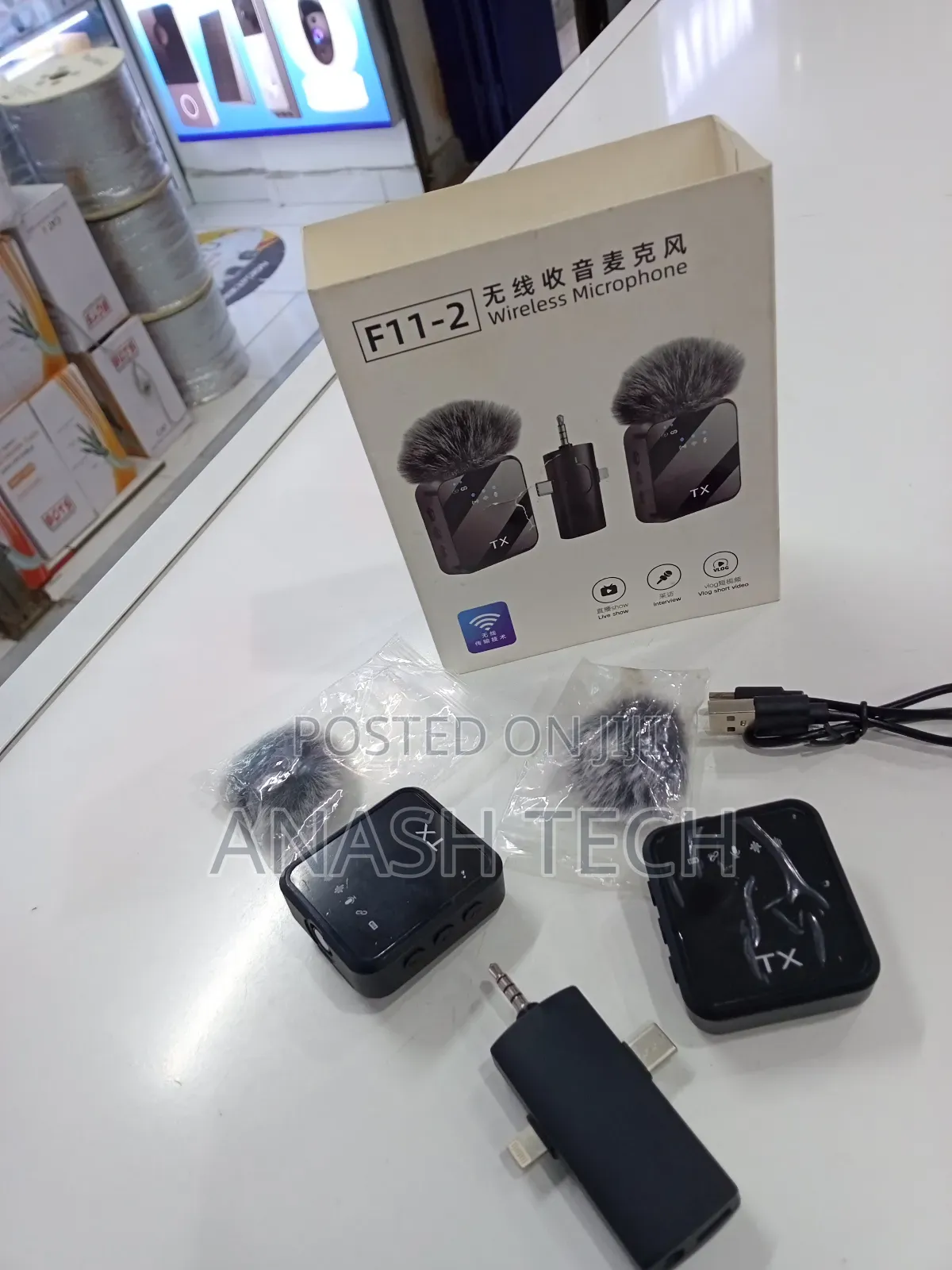 F11-2 Wireless Lavalier Microphone Dual Mic 3-in-1
