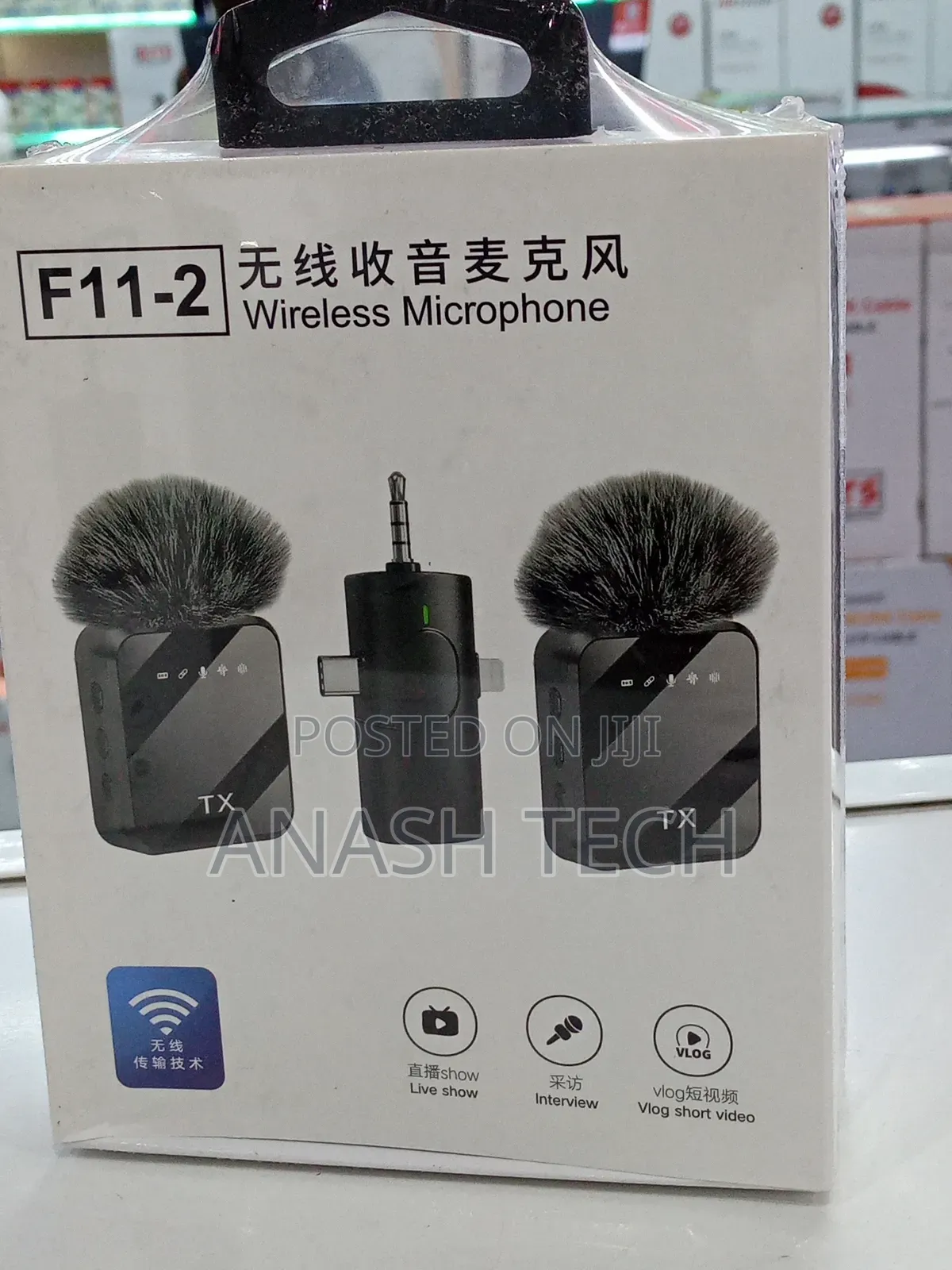 Lapel Wireless Microphone Plug and Play With Clear Timbre.