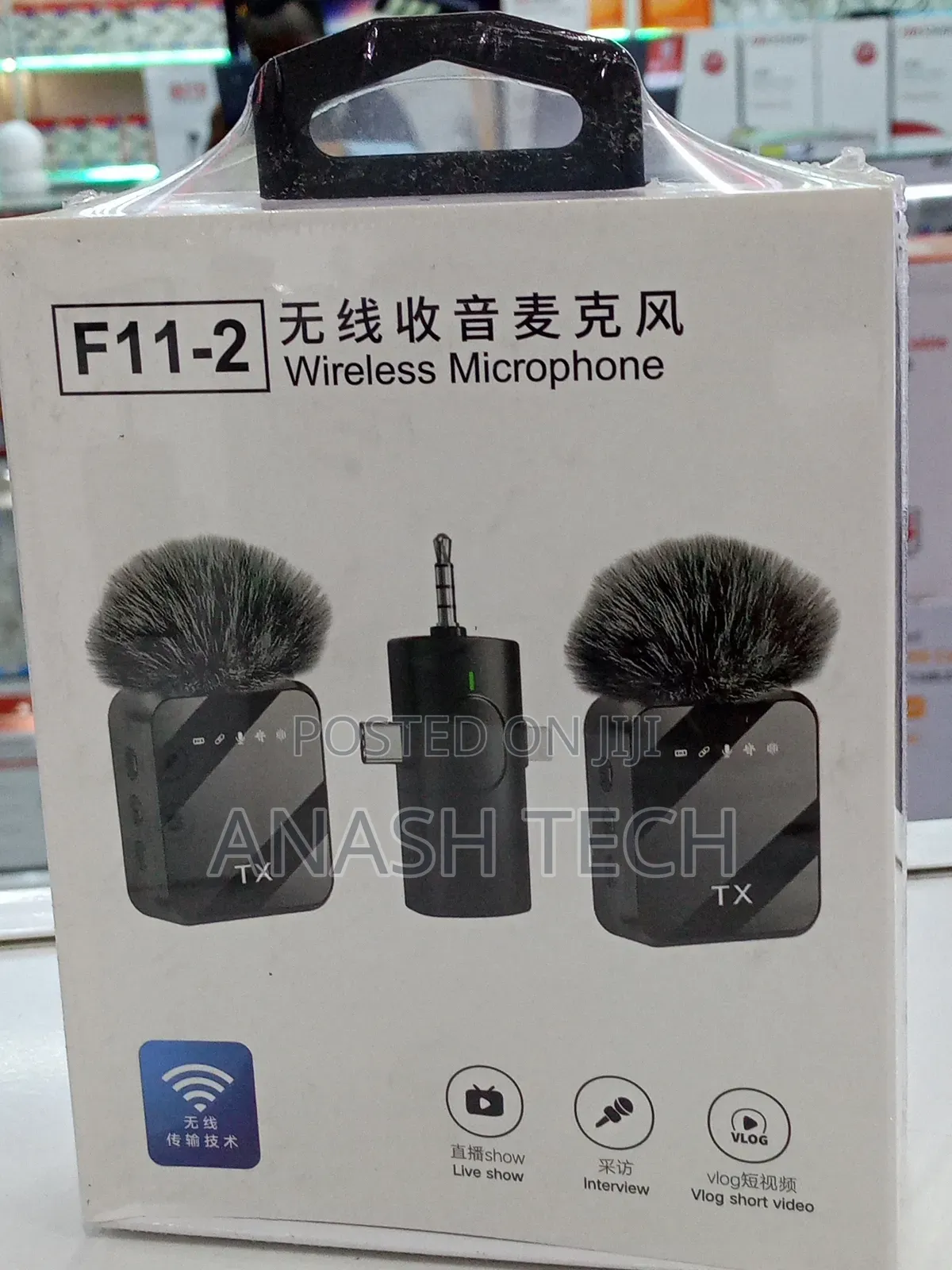 Lapel Wireless Microphone Plug and Play With Clear Timbre.