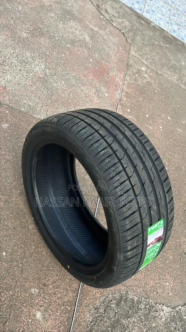235/45r17 Yusta Tyre