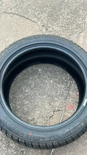 235/45r17  Yusta Tyre