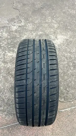 235/45r17  Yusta Tyre