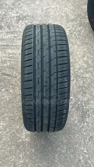 225/45r19 Yusta Tyre