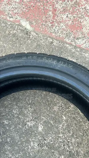 225/40r19 Yusta Tyre