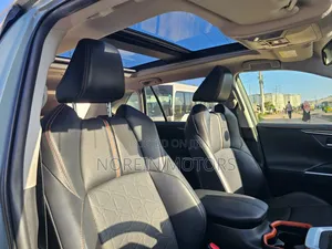 Toyota RAV4 2020 Green