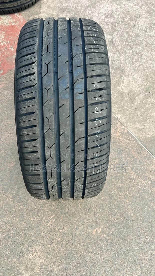 215/40r17 Yusta Tyre - thumbnail 2