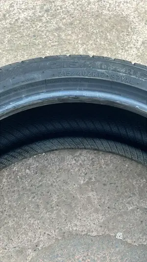 215/40r17 Yusta Tyre